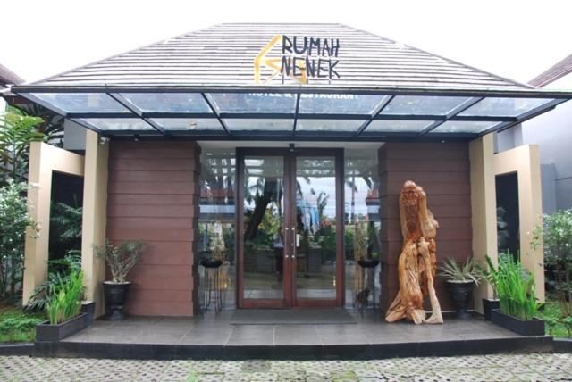 Rumah Nenek Hotel And Restaurant Παντάνγκ Εξωτερικό φωτογραφία