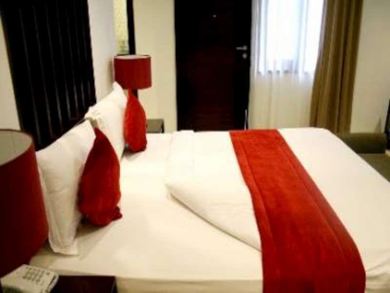 Rumah Nenek Hotel And Restaurant Παντάνγκ Εξωτερικό φωτογραφία