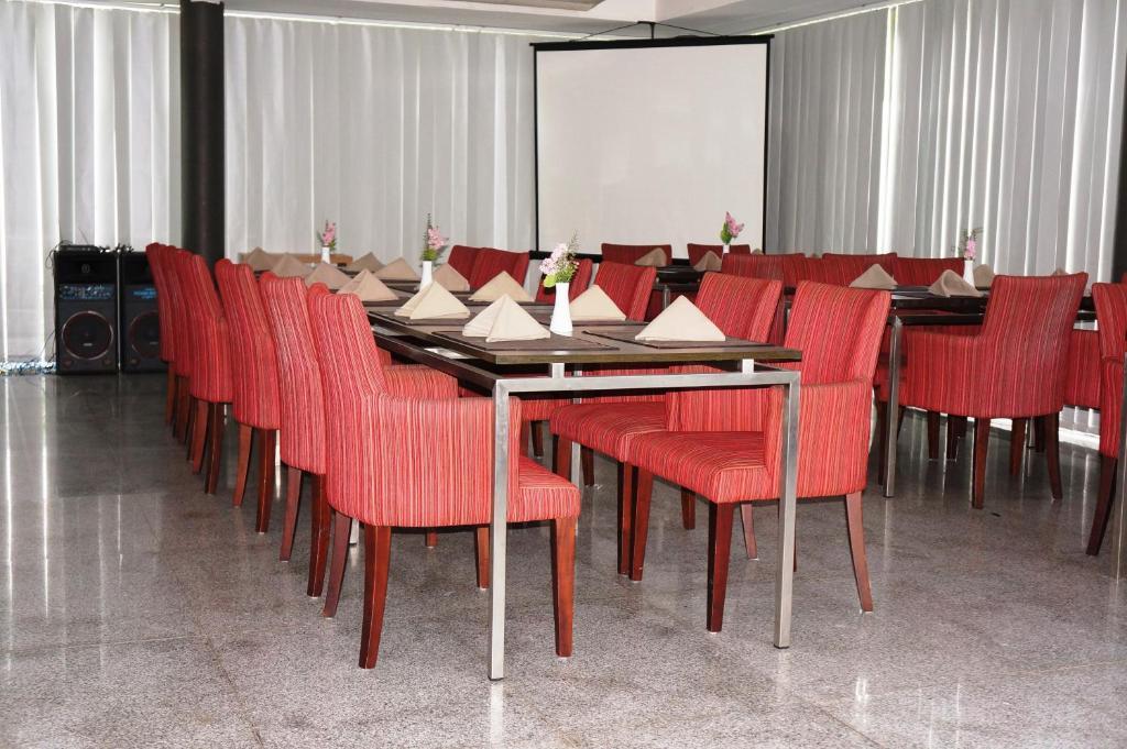 Rumah Nenek Hotel And Restaurant Παντάνγκ Εξωτερικό φωτογραφία