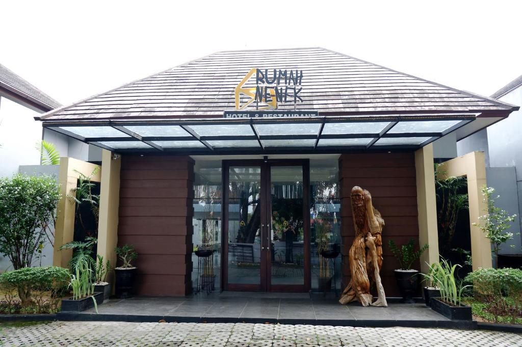 Rumah Nenek Hotel And Restaurant Παντάνγκ Εξωτερικό φωτογραφία
