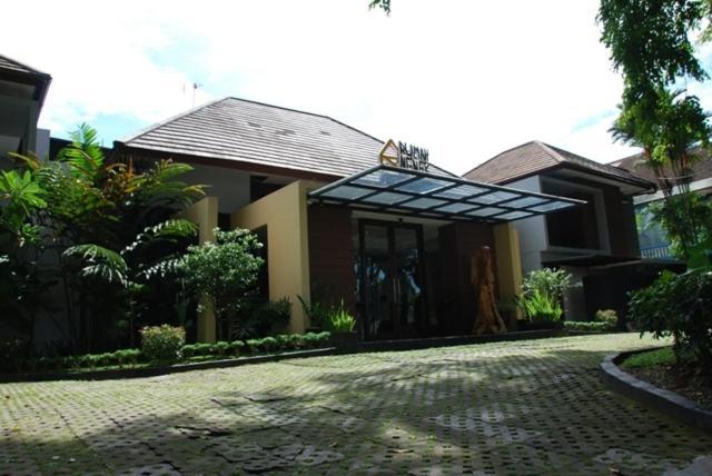 Rumah Nenek Hotel And Restaurant Παντάνγκ Εξωτερικό φωτογραφία